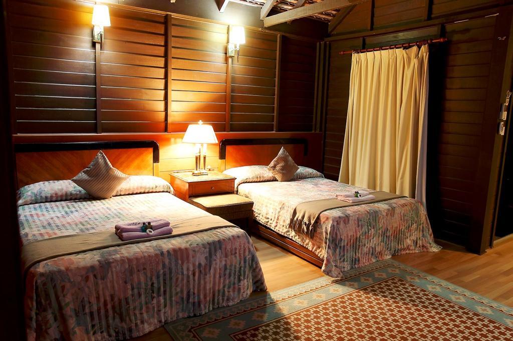The Manor Beach Resort Besut Kampung Kuala Besut Exterior photo