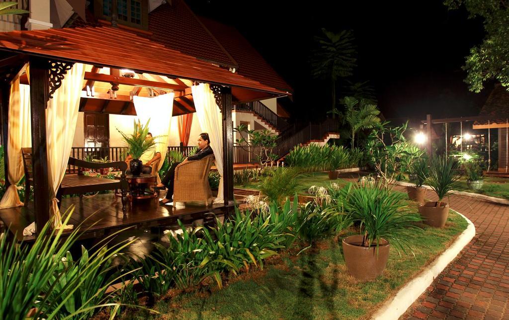The Manor Beach Resort Besut Kampung Kuala Besut Exterior photo