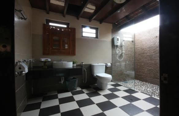 The Manor Beach Resort Besut Kampung Kuala Besut Exterior photo