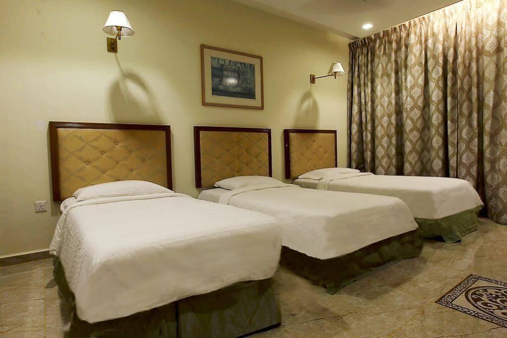 The Manor Beach Resort Besut Kampung Kuala Besut Exterior photo
